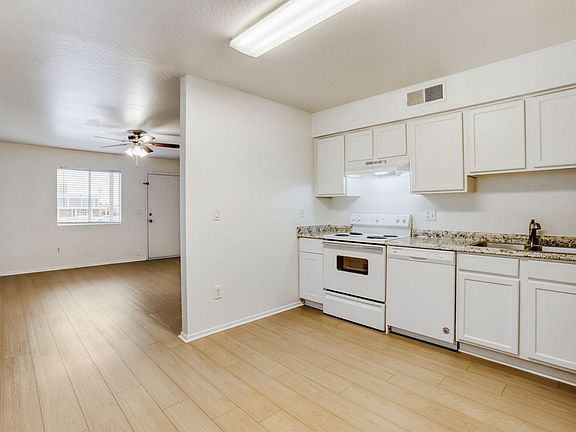 4th image of 752 N Westwood APT 202