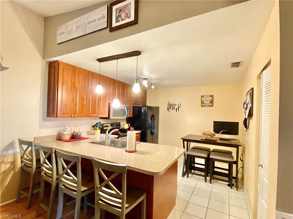 1st image of 5696 Foxlake Dr