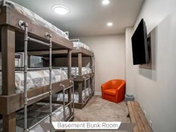 3800 Paradise Village Dr #3, Santa Clara, UT 84765