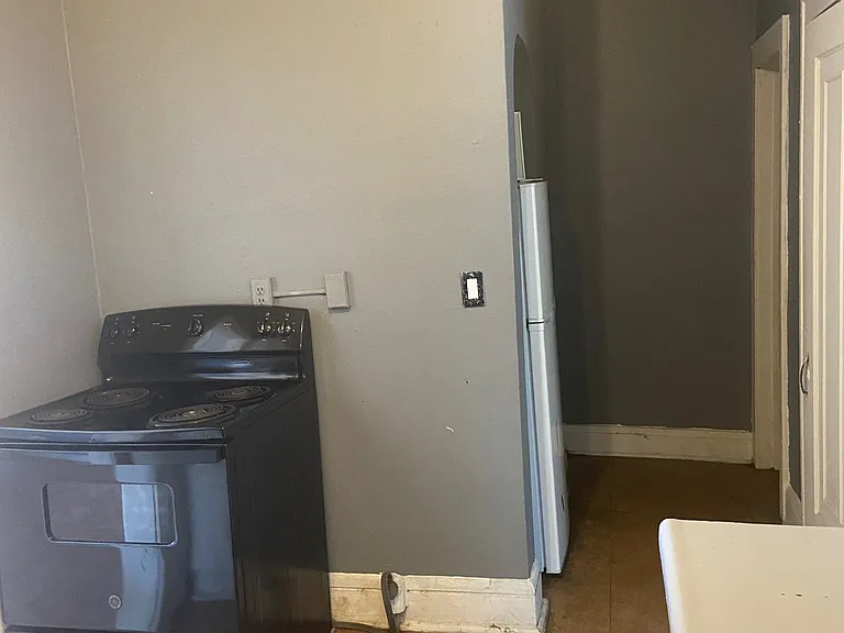 2926 Francis St — Photo 3