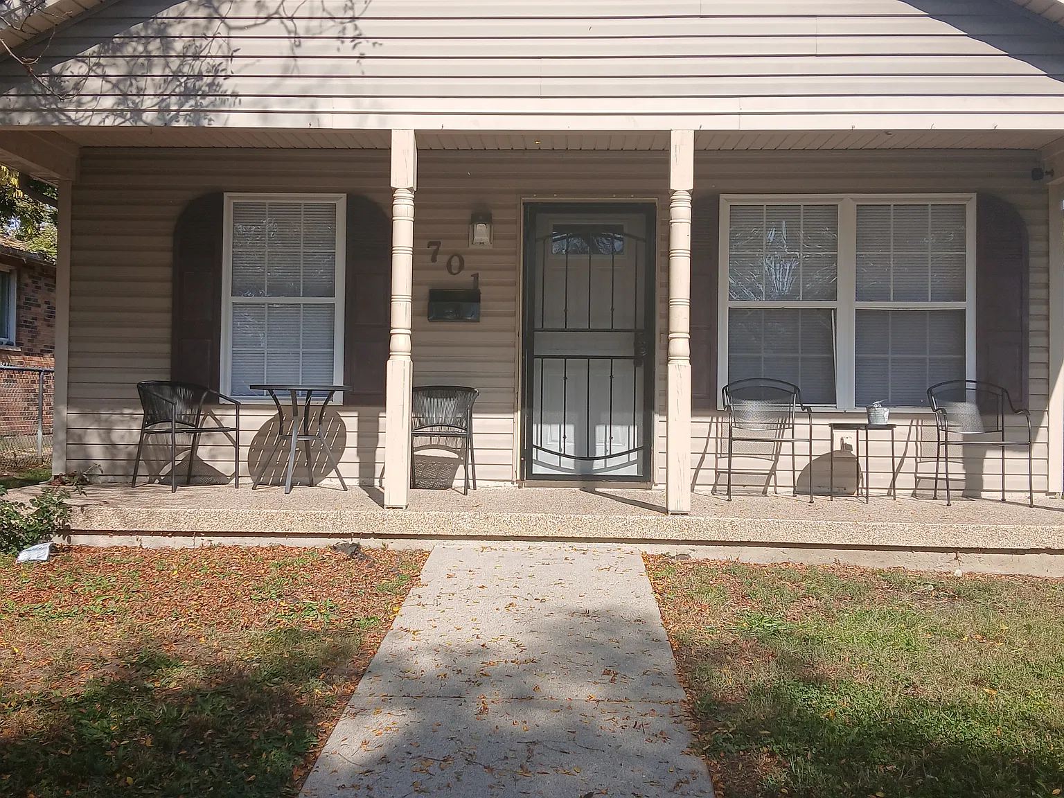 3 bed, 1200 sqft, $750 — Photo 1