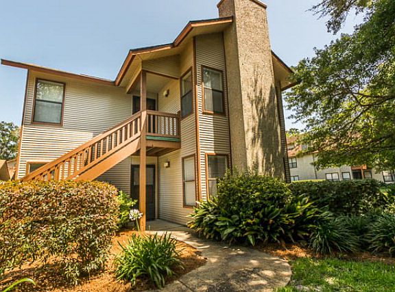 3rd image of 411 Harbour Oaks Dr