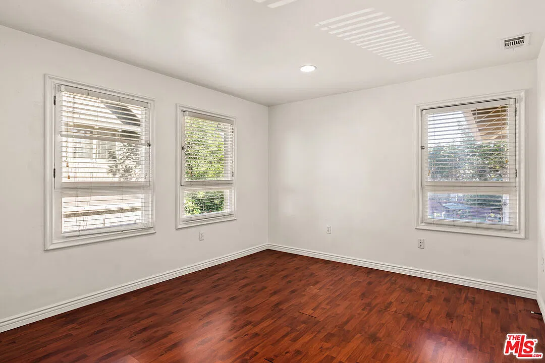 9 bed, 9.0 bath, $9,900 — Photo 4