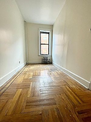 5th image of 1633 Sterling Pl #1A