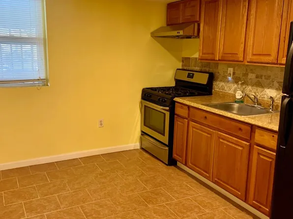 825 Hoffman Pl, Philadelphia, PA 19123