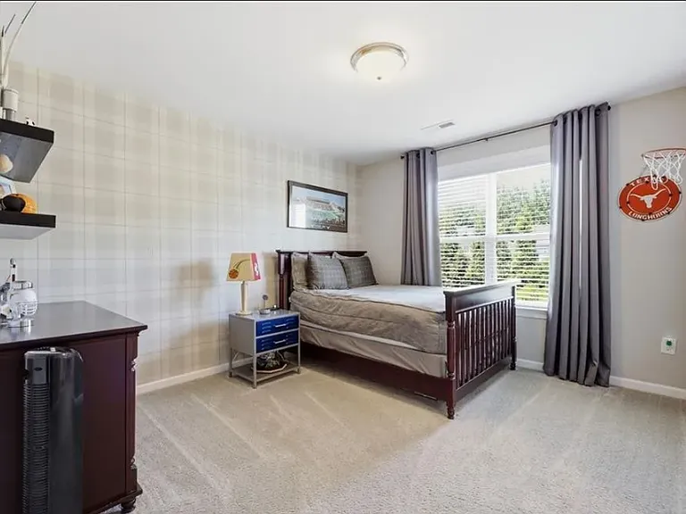 806 Blue Moon Ct — Photo 25