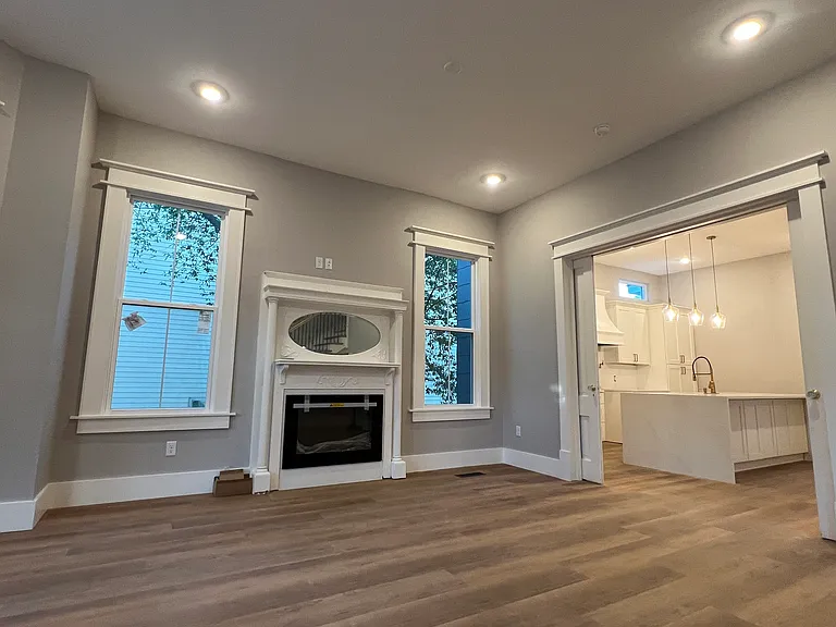 825 E Duffy St — Photo 6