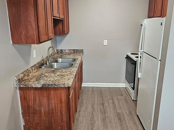3rd image of 3423 Shanks Ln APT 5