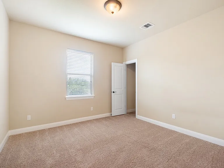 2921 Desert Candle Dr — Photo 28