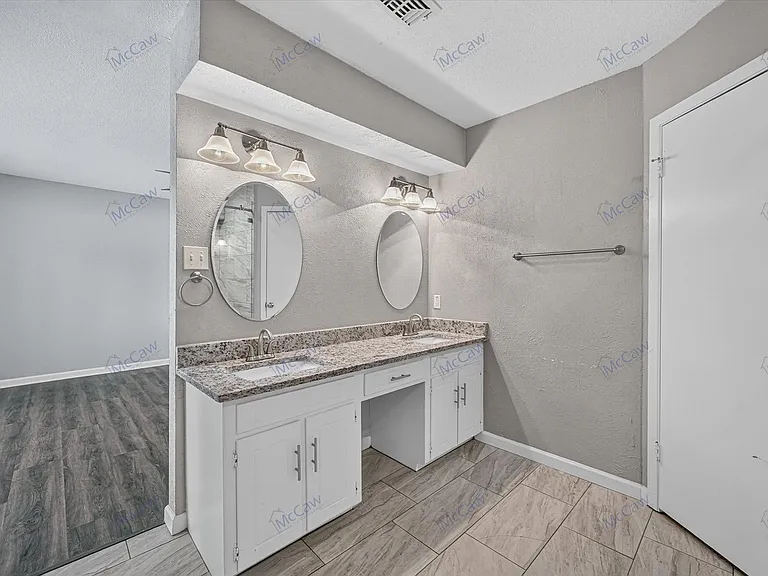 5708 Stone Dr — Photo 17