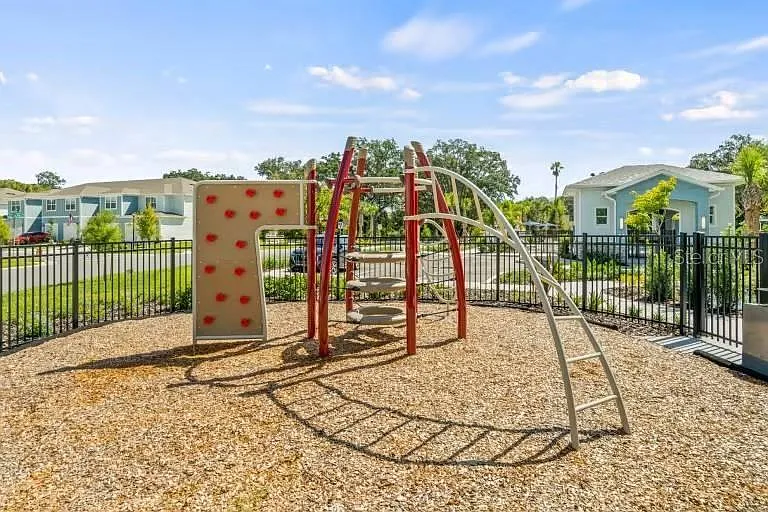 4654 Green Palm Ln — Photo 23