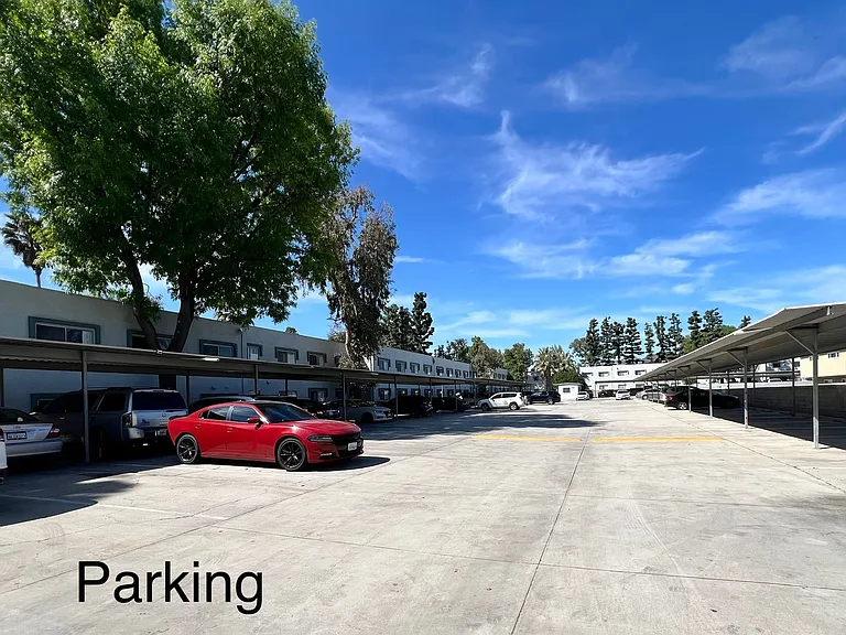North Park Aparments — Photo 21