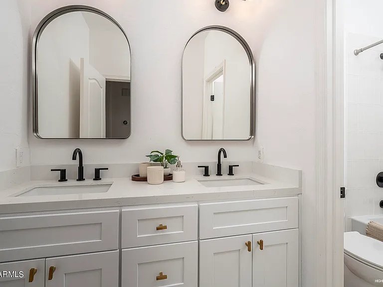 4707 E Robin Ln — Photo 11