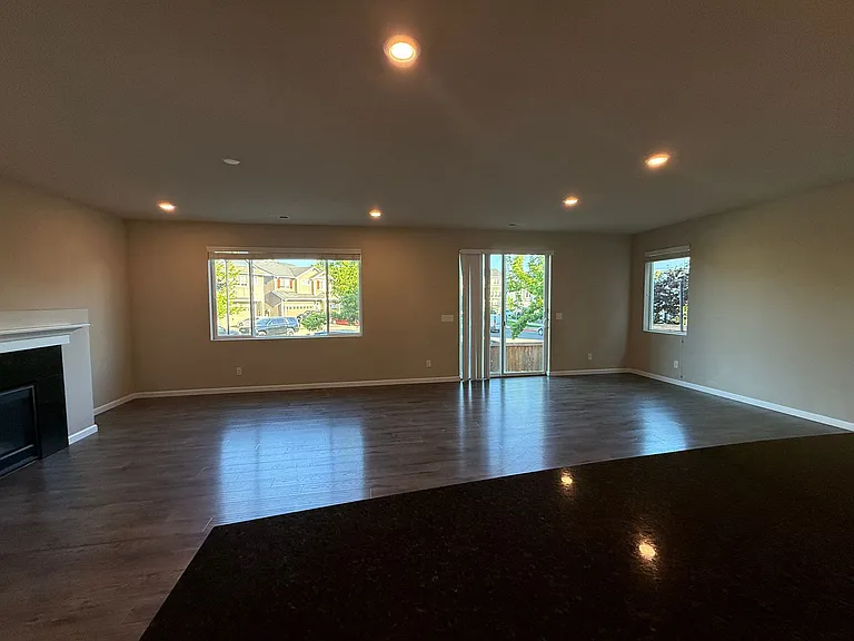 8657 Atlas Ave NE — Photo 8