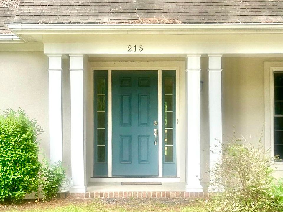 1st image of 215 Horseshoe Drive