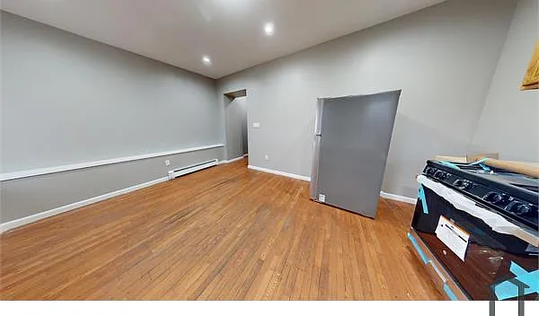 434 Port Richmond Ave #2R — Photo 4