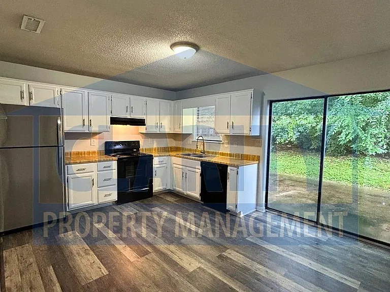 904 Valley Head Rd NW — Photo 6