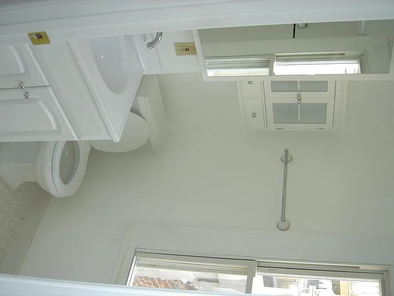 2538 Foster Ave — Photo 20