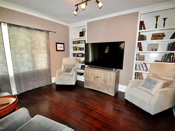 4th image of 1256 Hall Ave