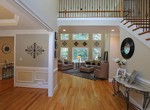 2nd image of 7280 Aldwych Ln