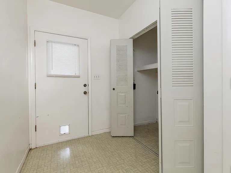 3236 NW 30th Pl — Photo 13