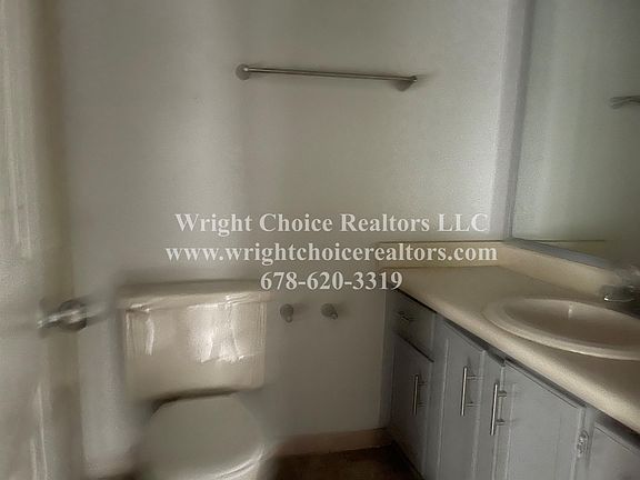 3rd image of 2785 Country Ct SE APT E