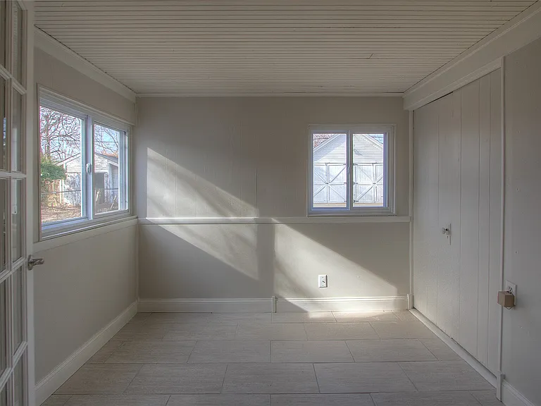 1316 S Knoxville Ave — Photo 9