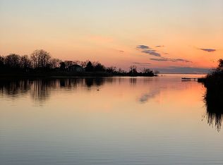 227 N Lake Rd, Stevensville, MD 21666