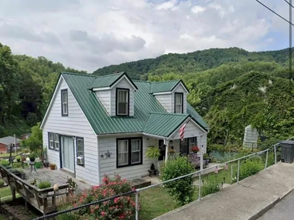 506 Frantz Ave, Mullens, WV 25882