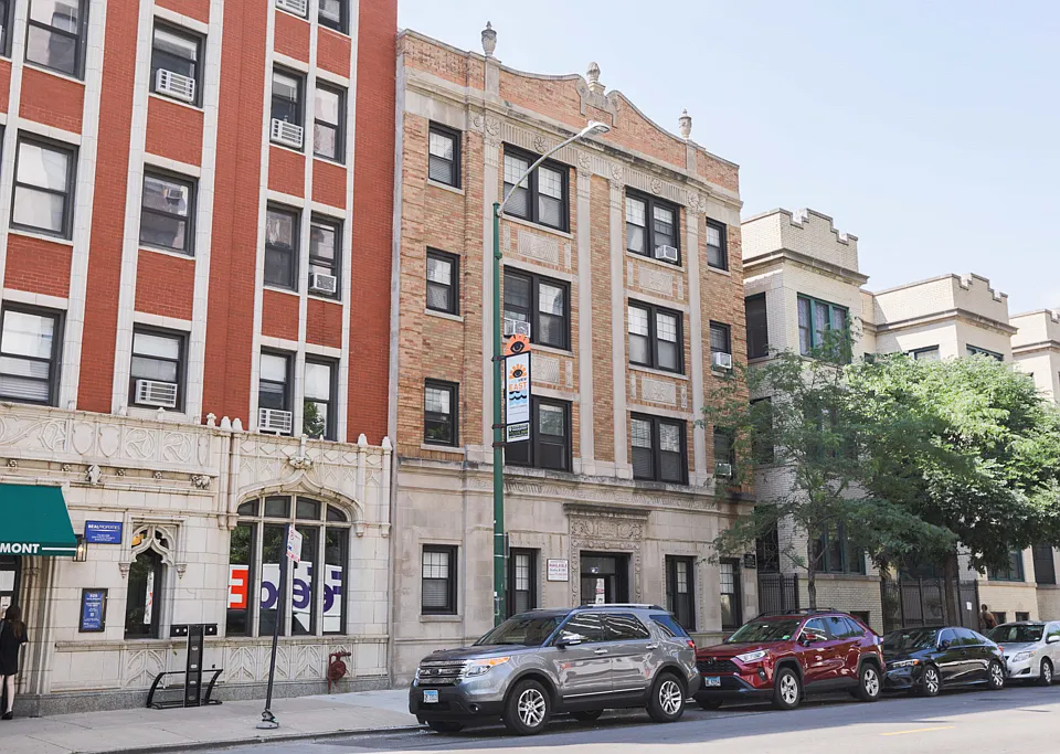 511 W Belmont Ave #23