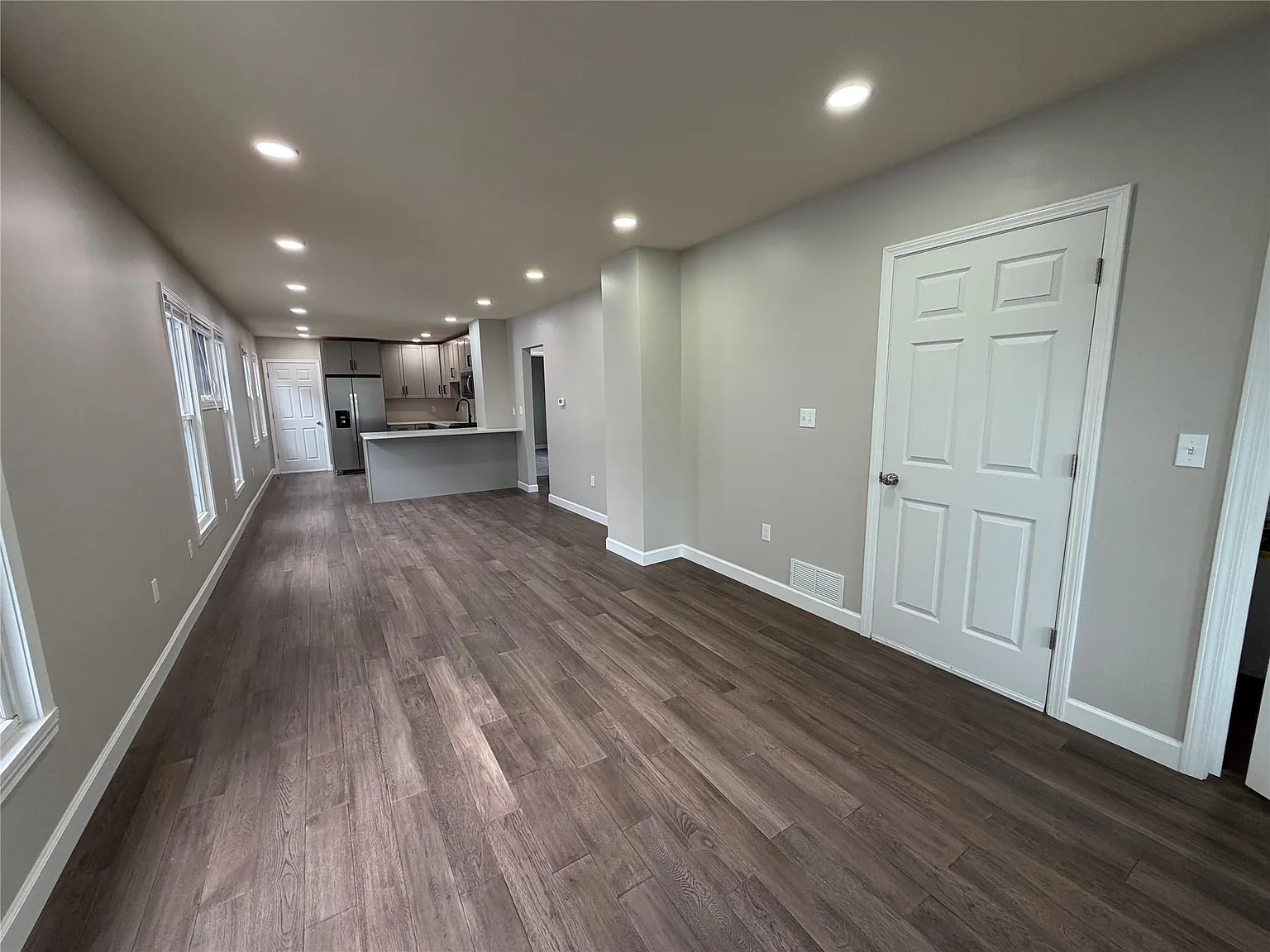2 bed, 1.0 bath, 950 sqft, $1,350 — Photo 4