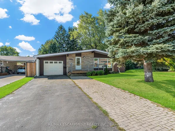 6122 Mayfair Dr, Niagara Falls, ON L2J 1W1