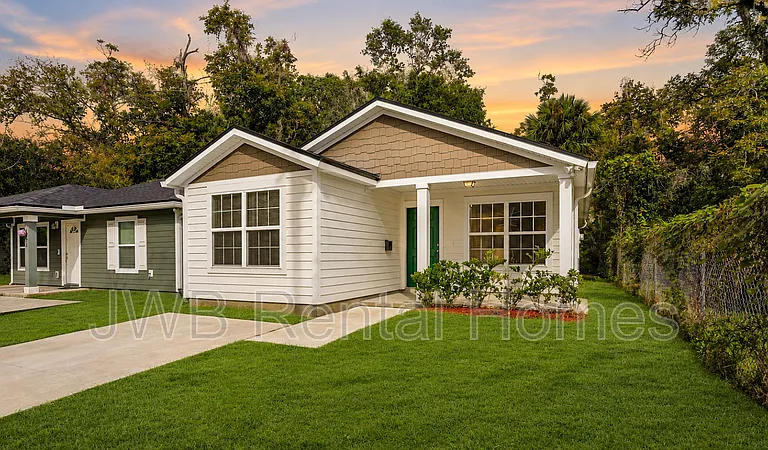 1419 McConihe St — Photo 1
