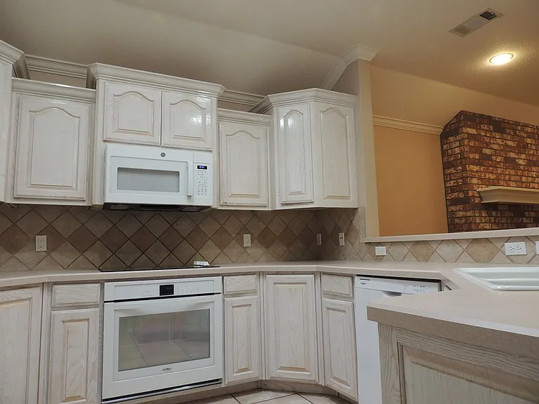 2913 Sunburst Dr — Photo 5