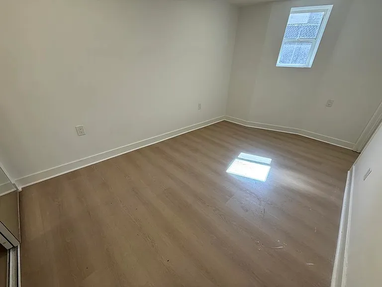 2801 San Marino St #15 — Photo 11