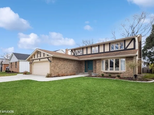 651 Courtland Cir, Western Springs, IL 60558