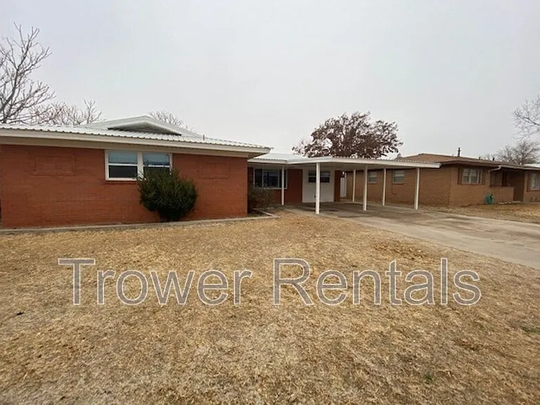 2620 Cambridge St — Photo 3