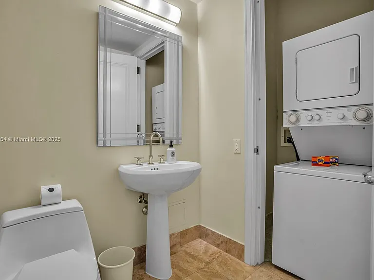 1435 Brickell Ave #3607 — Photo 32