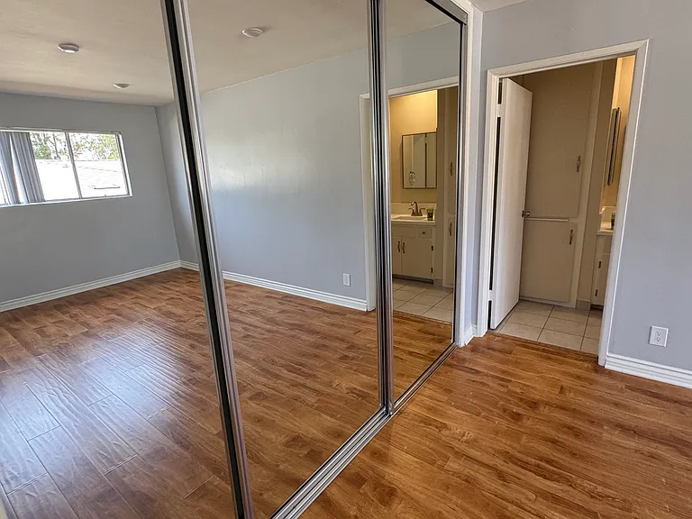 1040 N Laurel Ave #5 — Photo 16
