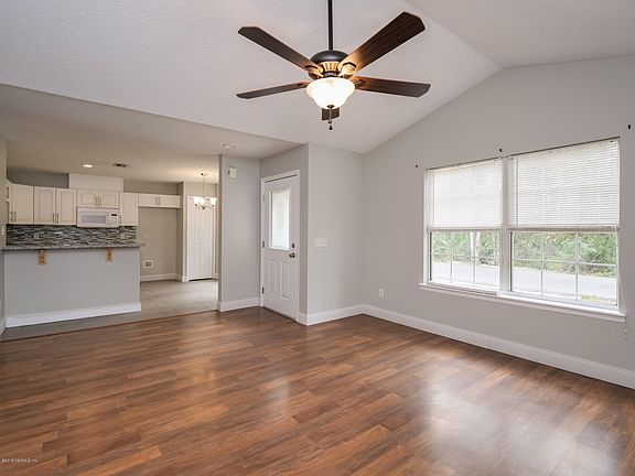 920 Bruen St-3