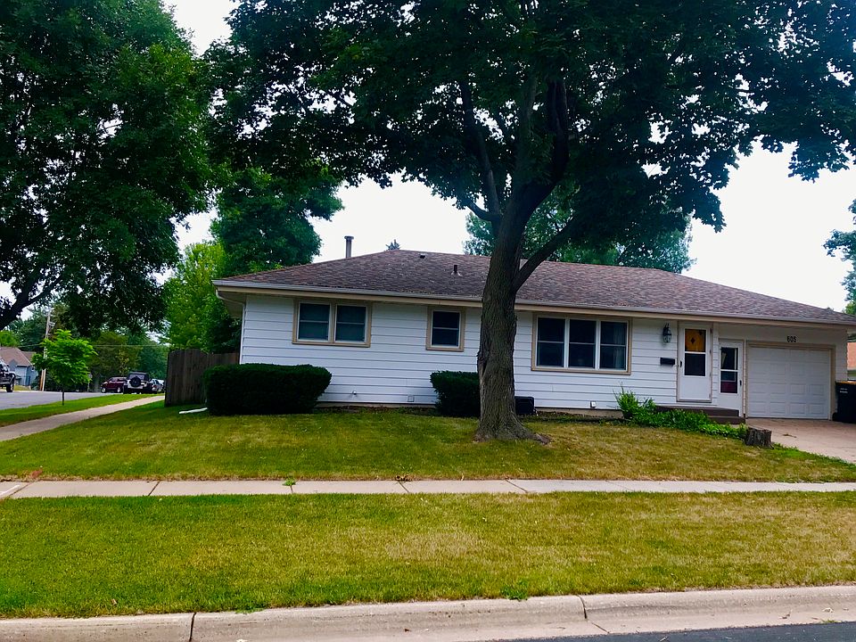 1st image of 605 Sommerville St S