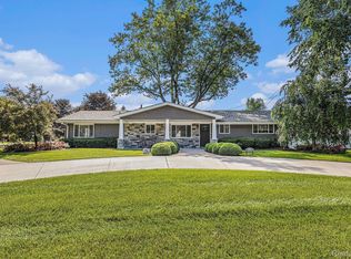 6517 Snow Apple Dr, Clarkston, MI 48346