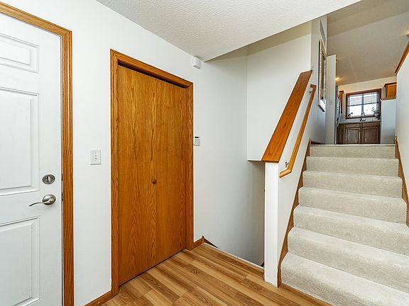 3rd image of 5391 Castleview Dr NW