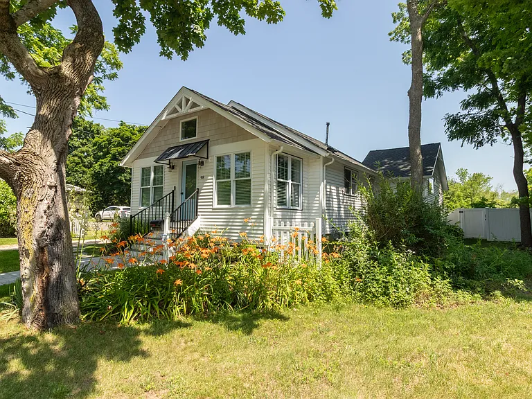 98 Union St — Photo 45