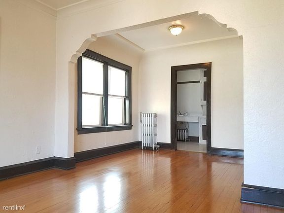 4th image of 227 E Townsend St APT 9