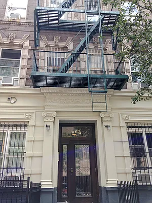 Rented by AJ Clarke | media 25