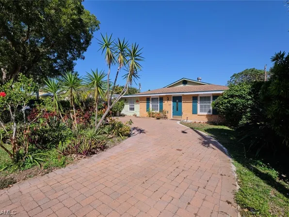 1085 28th Ave N, Naples, FL 34103