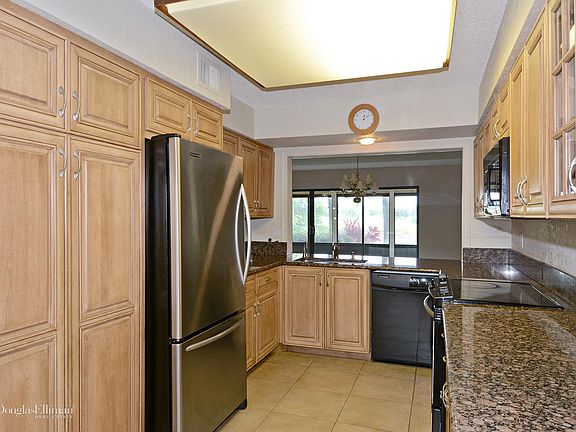 4th image of 6396 Aspen Glen Cir #104