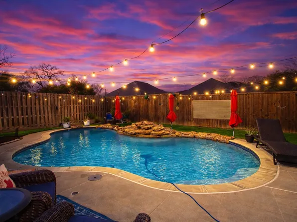 757 Winding Oak Bnd, Lake Dallas, TX 75065