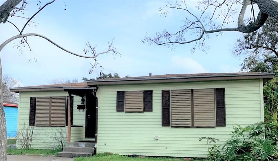 1st image of 1634 Cambridge Dr
